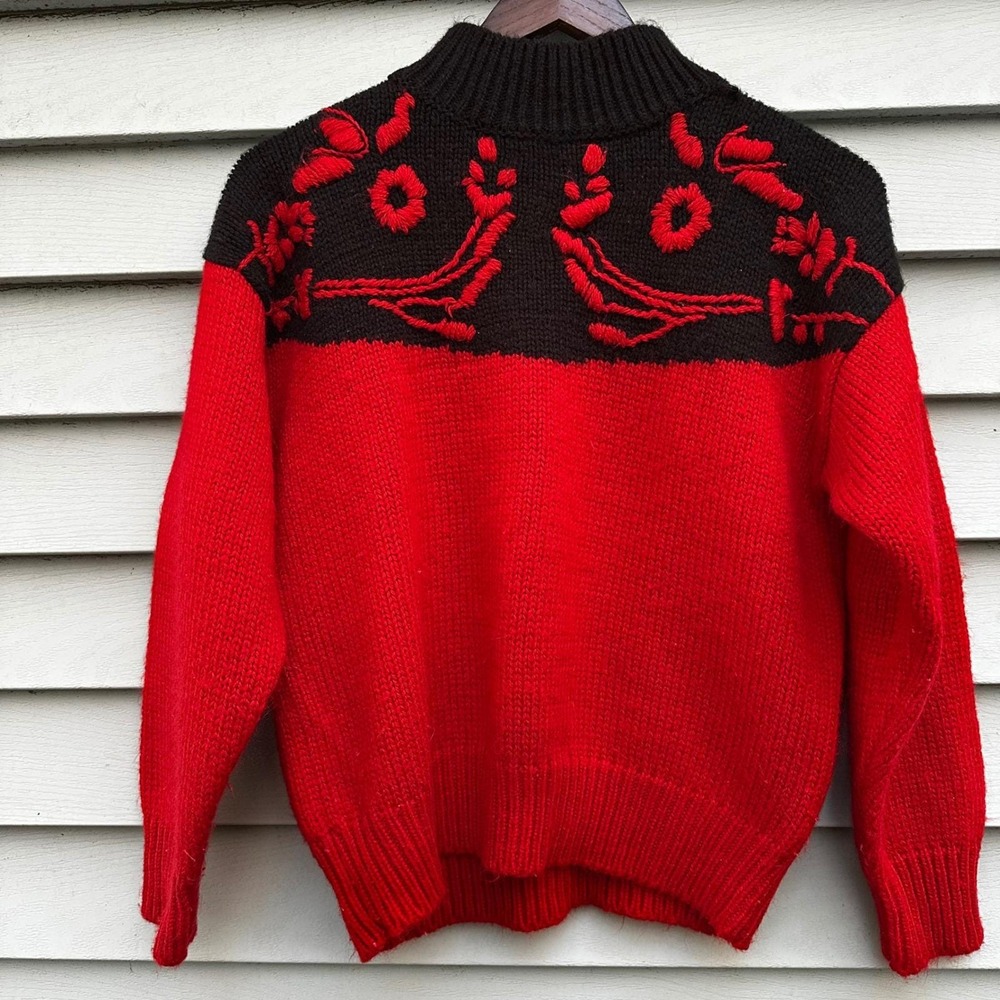 VTG‎ Reference by Point Dray Red Black Mock Neck Embroidered Bird Sweater Size M